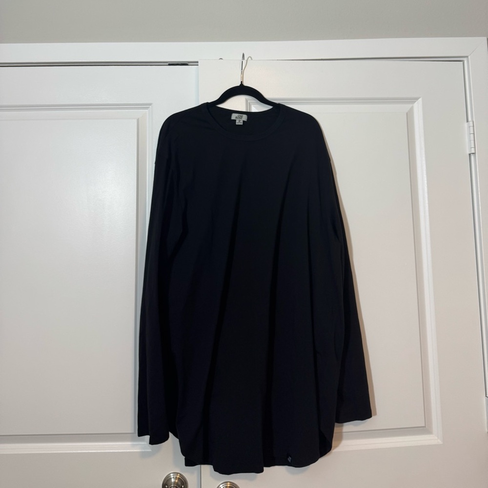 Men's Long Sleeve Scoop Shirt